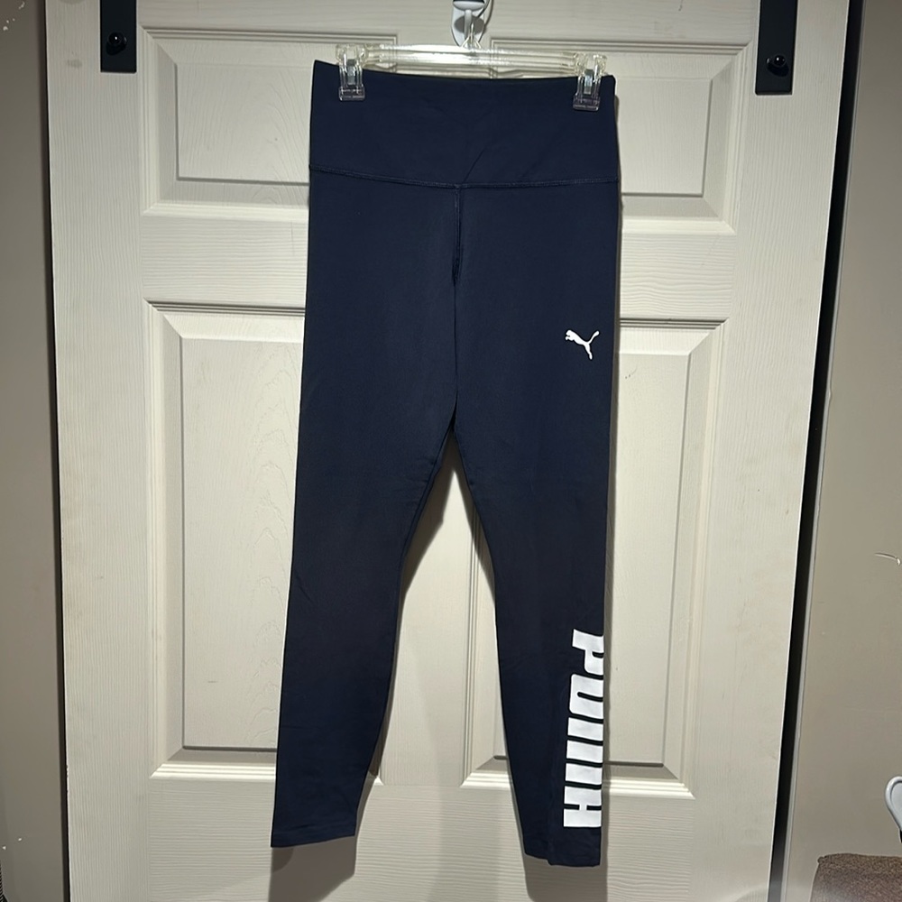 PUMA LEGGINGS SIZE SMALL BUT COULD FIT A MEDIUM TOO! NWT!! # 165
